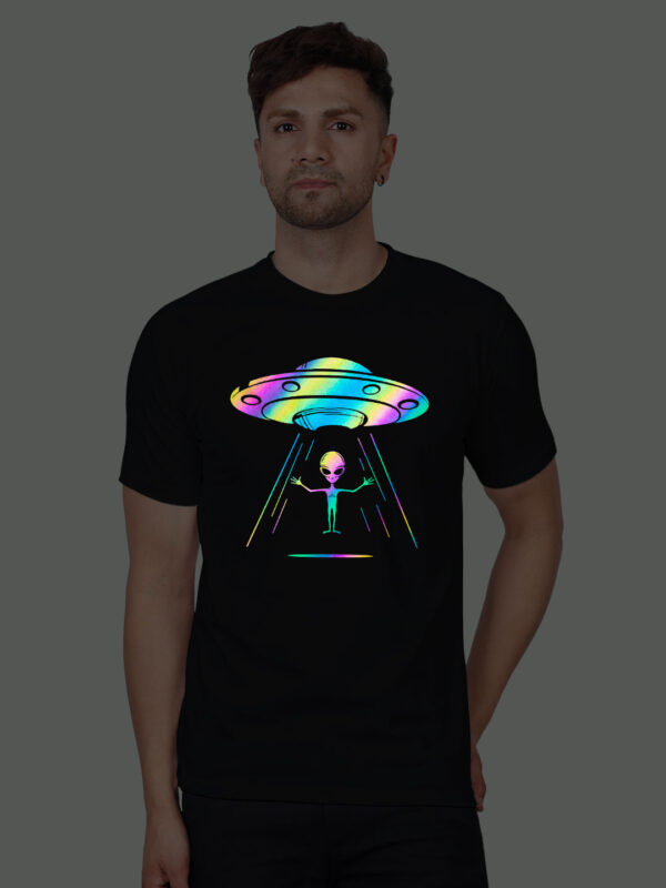Black Cotton Alien Men Rainbow Reflective T-shirt