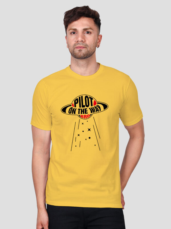 Pilot on the Way Men T-shirt - Image 1
