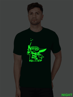 Bgreen Cotton Magician Baby Yoda Men Glow in Dark T-shirt
